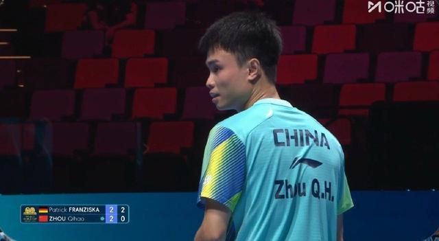 九游体育-周启豪2-3不敌弗朗西斯卡，国乒男队2人晋级澳门世界杯16强